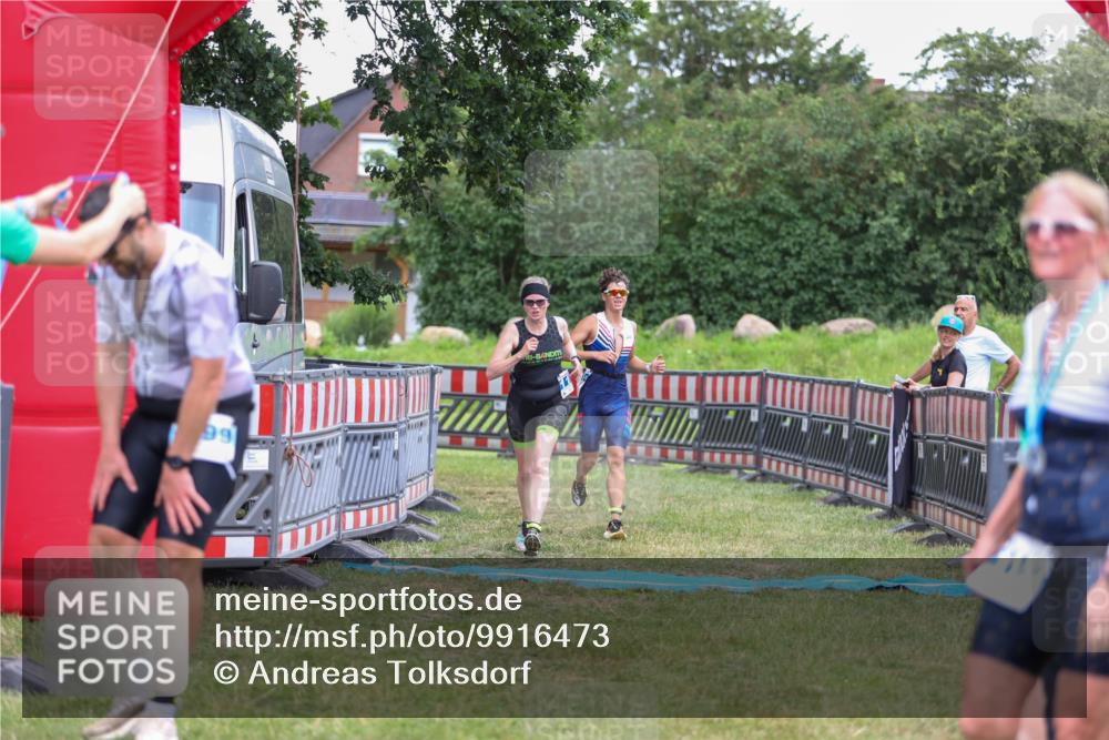 21.06.2026 - 29. Vierlanden-Triathlon Andreas Tolksdorf http://msf.ph/oto/9916473 21.06.2026 14:31:44 Ziel 1125, 1200 meine-sportfotos.de