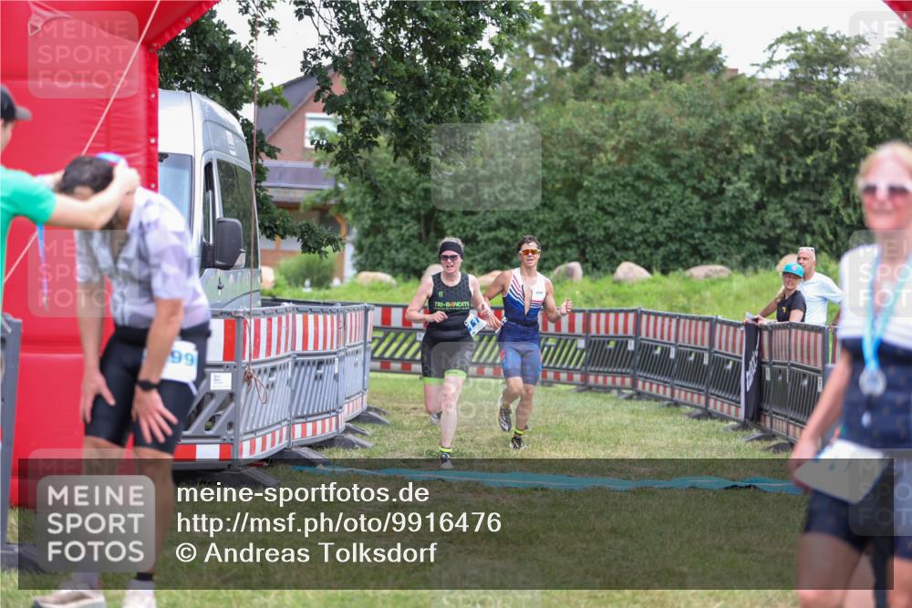 21.06.2026 - 29. Vierlanden-Triathlon Andreas Tolksdorf http://msf.ph/oto/9916476 21.06.2026 14:31:44 Ziel 1125, 1200 meine-sportfotos.de