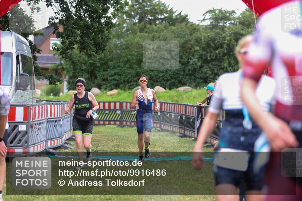 21.06.2026 - 29. Vierlanden-Triathlon Andreas Tolksdorf http://msf.ph/oto/9916486 21.06.2026 14:31:45 Ziel 1125, 1200 meine-sportfotos.de