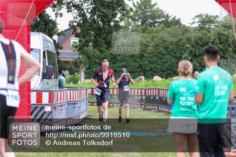 21.06.2026 - 29. Vierlanden-Triathlon Andreas Tolksdorf http://msf.ph/oto/9916510 21.06.2026 14:33:18 Ziel 1193, 1209, 1224 meine-sportfotos.de