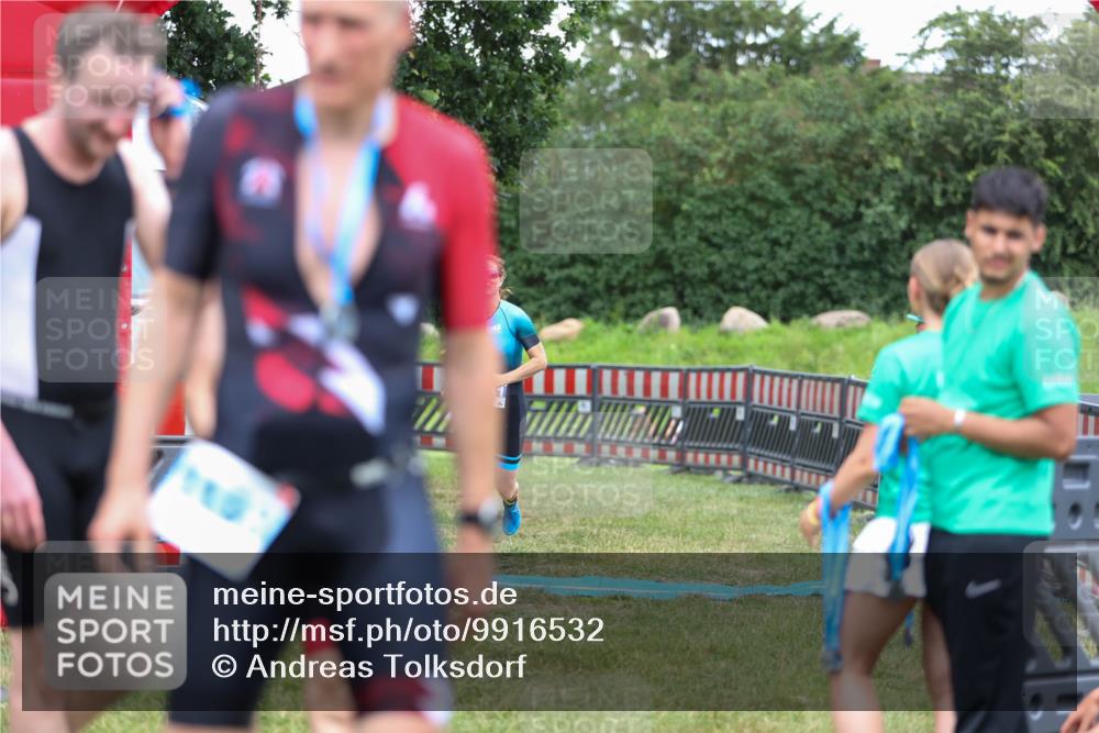 21.06.2026 - 29. Vierlanden-Triathlon Andreas Tolksdorf http://msf.ph/oto/9916532 21.06.2026 14:33:37 Ziel 1141, 1227 meine-sportfotos.de