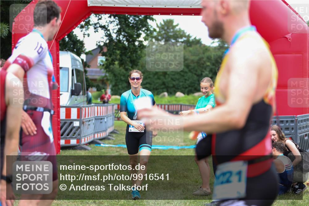 21.06.2026 - 29. Vierlanden-Triathlon Andreas Tolksdorf http://msf.ph/oto/9916541 21.06.2026 14:33:42 Ziel 1095, 1141, 1227 meine-sportfotos.de
