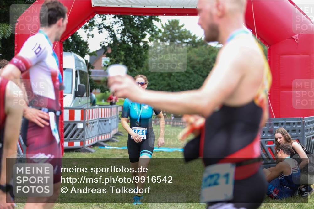 21.06.2026 - 29. Vierlanden-Triathlon Andreas Tolksdorf http://msf.ph/oto/9916542 21.06.2026 14:33:42 Ziel 1095, 1141, 1227 meine-sportfotos.de