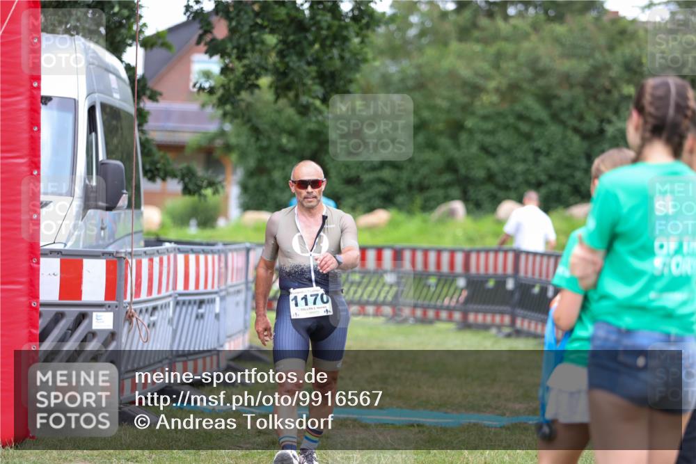 21.06.2026 - 29. Vierlanden-Triathlon Andreas Tolksdorf http://msf.ph/oto/9916567 21.06.2026 14:35:31 Ziel 1170, 1181 meine-sportfotos.de