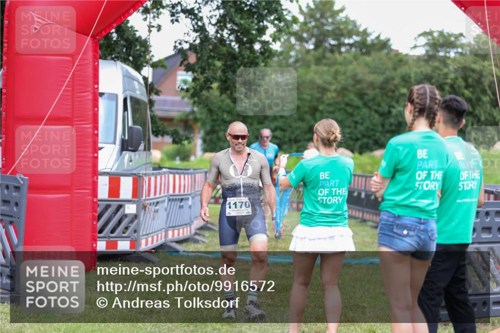 21.06.2026 - 29. Vierlanden-Triathlon Andreas Tolksdorf http://msf.ph/oto/9916572 21.06.2026 14:35:32 Ziel 1170, 1181 meine-sportfotos.de