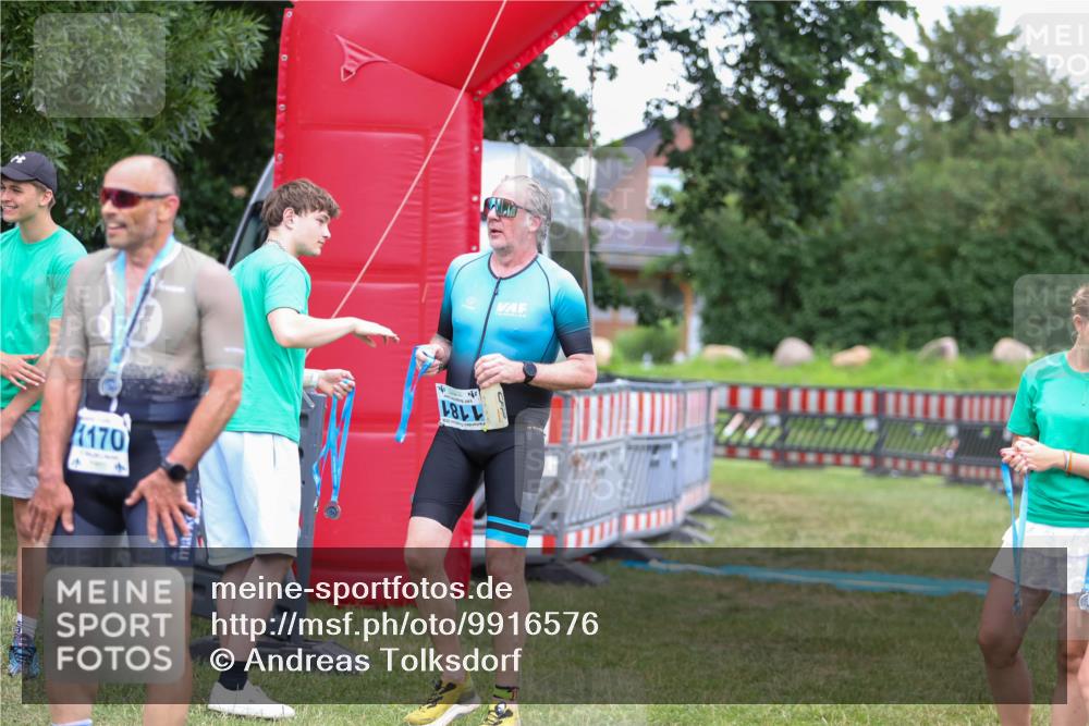 21.06.2026 - 29. Vierlanden-Triathlon Andreas Tolksdorf http://msf.ph/oto/9916576 21.06.2026 14:35:38 Ziel 1096, 1181 meine-sportfotos.de