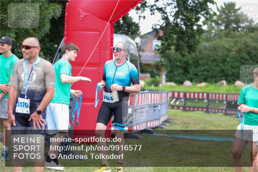 21.06.2026 - 29. Vierlanden-Triathlon Andreas Tolksdorf http://msf.ph/oto/9916577 21.06.2026 14:35:38 Ziel 1096, 1181 meine-sportfotos.de