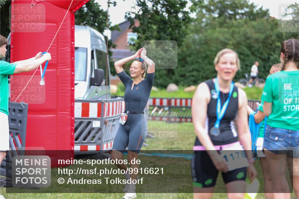 21.06.2026 - 29. Vierlanden-Triathlon Andreas Tolksdorf http://msf.ph/oto/9916621 21.06.2026 14:36:39 Ziel 228 meine-sportfotos.de