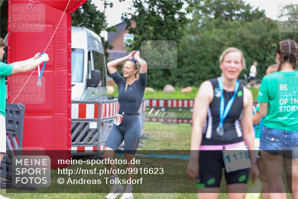 21.06.2026 - 29. Vierlanden-Triathlon Andreas Tolksdorf http://msf.ph/oto/9916623 21.06.2026 14:36:39 Ziel 228 meine-sportfotos.de