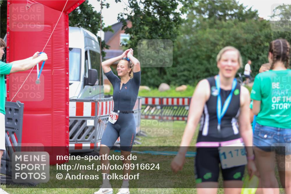 21.06.2026 - 29. Vierlanden-Triathlon Andreas Tolksdorf http://msf.ph/oto/9916624 21.06.2026 14:36:39 Ziel 228 meine-sportfotos.de