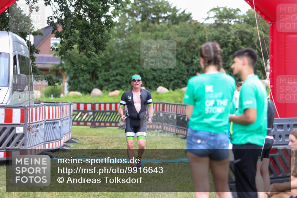 21.06.2026 - 29. Vierlanden-Triathlon Andreas Tolksdorf http://msf.ph/oto/9916643 21.06.2026 14:37:12 Ziel 1174, 1210 meine-sportfotos.de