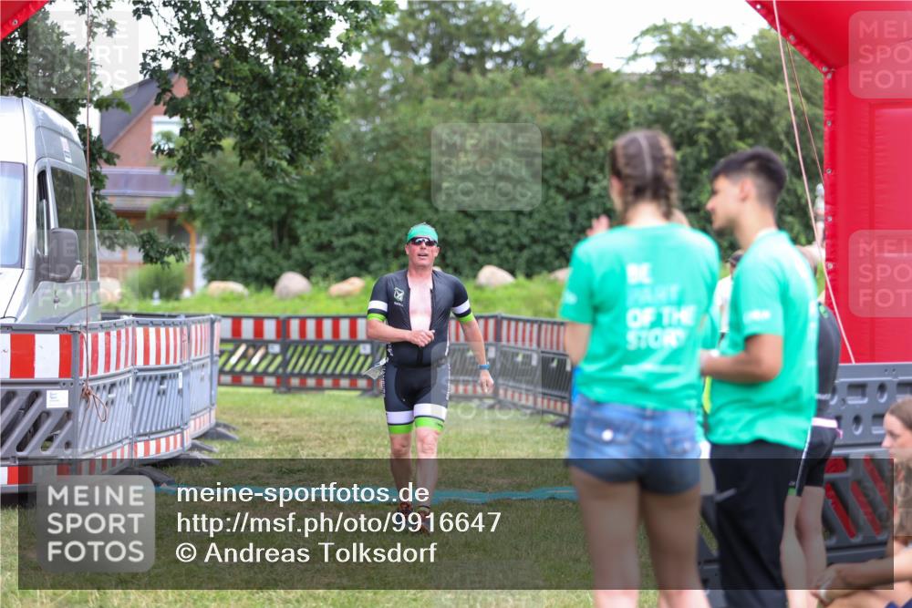 21.06.2026 - 29. Vierlanden-Triathlon Andreas Tolksdorf http://msf.ph/oto/9916647 21.06.2026 14:37:12 Ziel 1174, 1210 meine-sportfotos.de