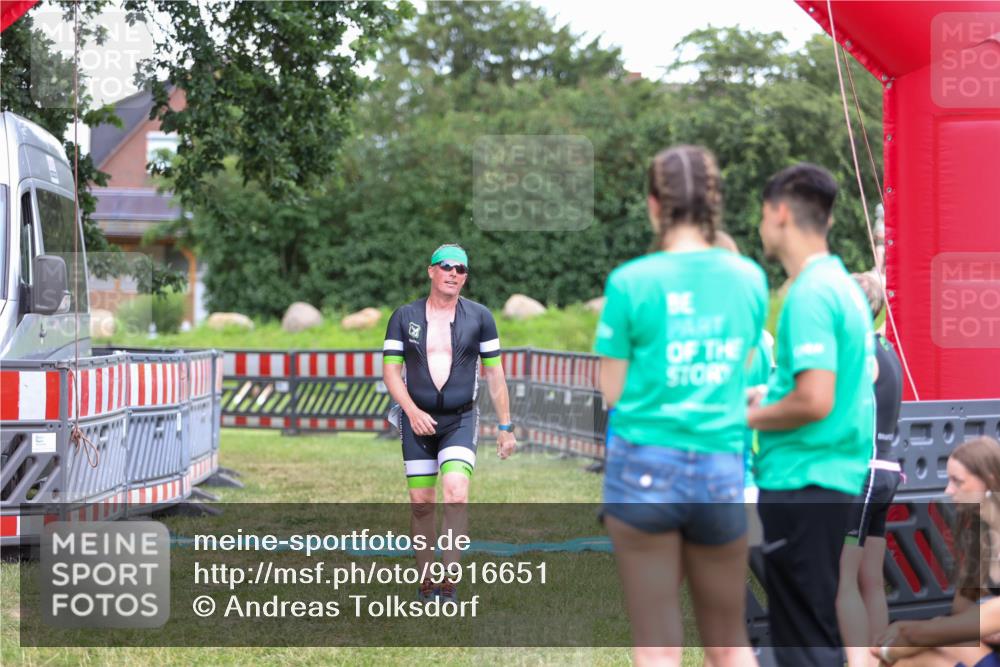21.06.2026 - 29. Vierlanden-Triathlon Andreas Tolksdorf http://msf.ph/oto/9916651 21.06.2026 14:37:13 Ziel 1174, 1210 meine-sportfotos.de