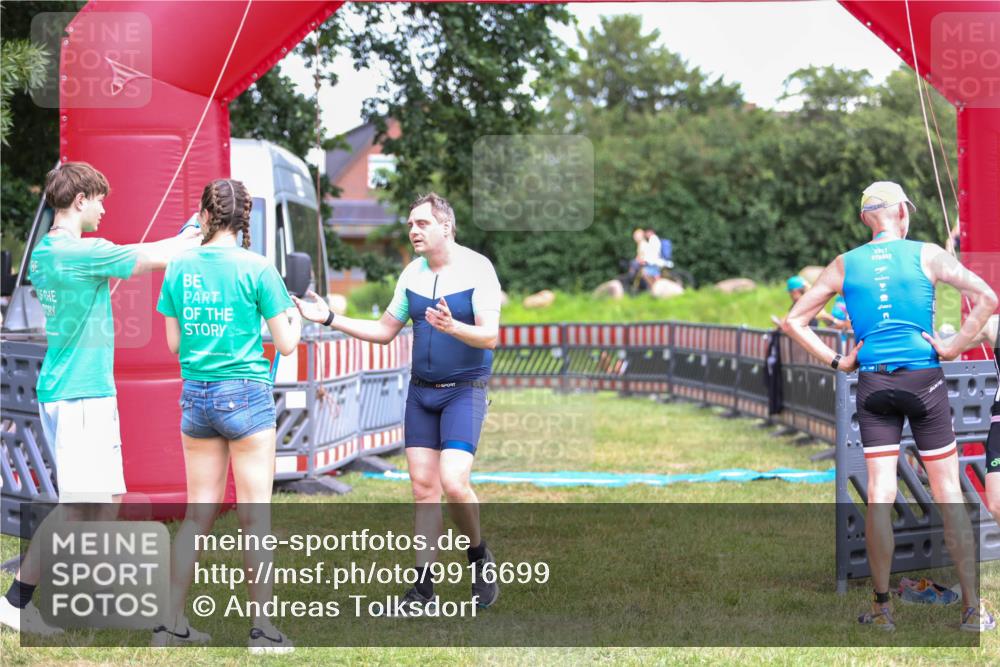 21.06.2026 - 29. Vierlanden-Triathlon Andreas Tolksdorf http://msf.ph/oto/9916699 21.06.2026 14:41:23 Ziel 1189 meine-sportfotos.de