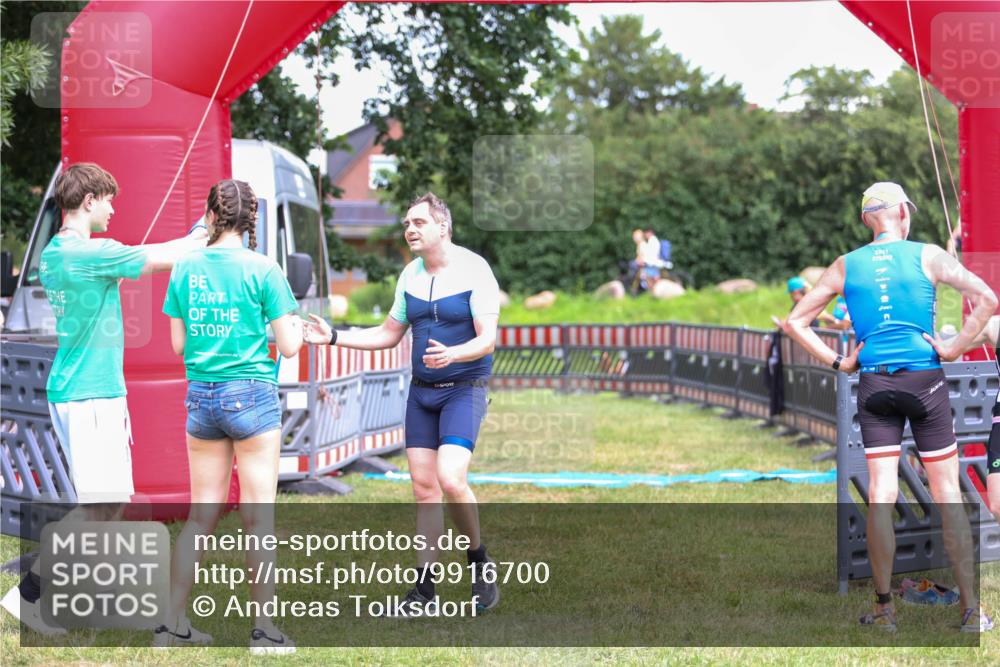 21.06.2026 - 29. Vierlanden-Triathlon Andreas Tolksdorf http://msf.ph/oto/9916700 21.06.2026 14:41:23 Ziel 1189 meine-sportfotos.de