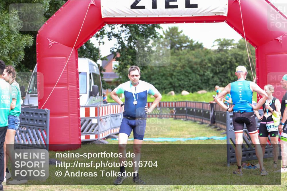 21.06.2026 - 29. Vierlanden-Triathlon Andreas Tolksdorf http://msf.ph/oto/9916704 21.06.2026 14:41:27 Ziel 836 meine-sportfotos.de