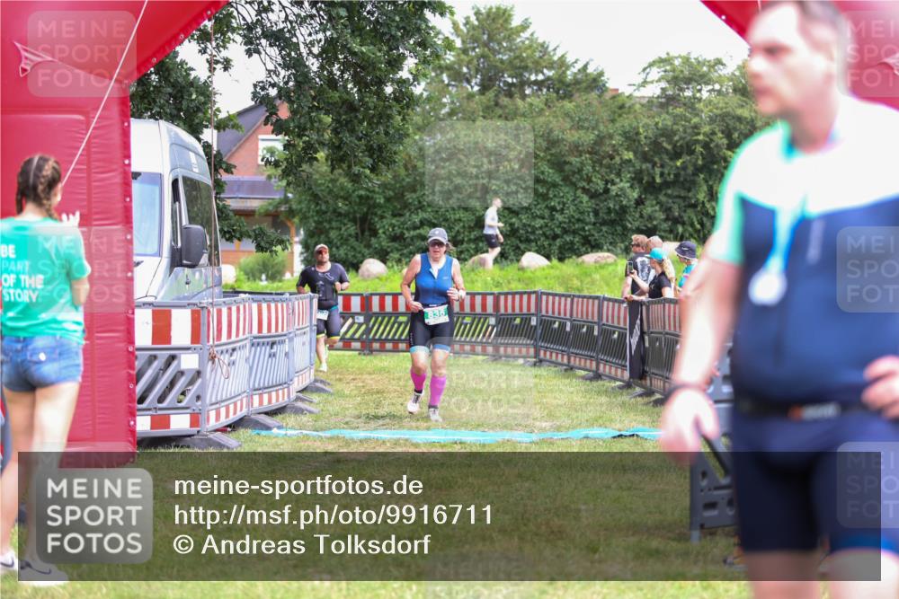 21.06.2026 - 29. Vierlanden-Triathlon Andreas Tolksdorf http://msf.ph/oto/9916711 21.06.2026 14:41:35 Ziel 836, 1202 meine-sportfotos.de