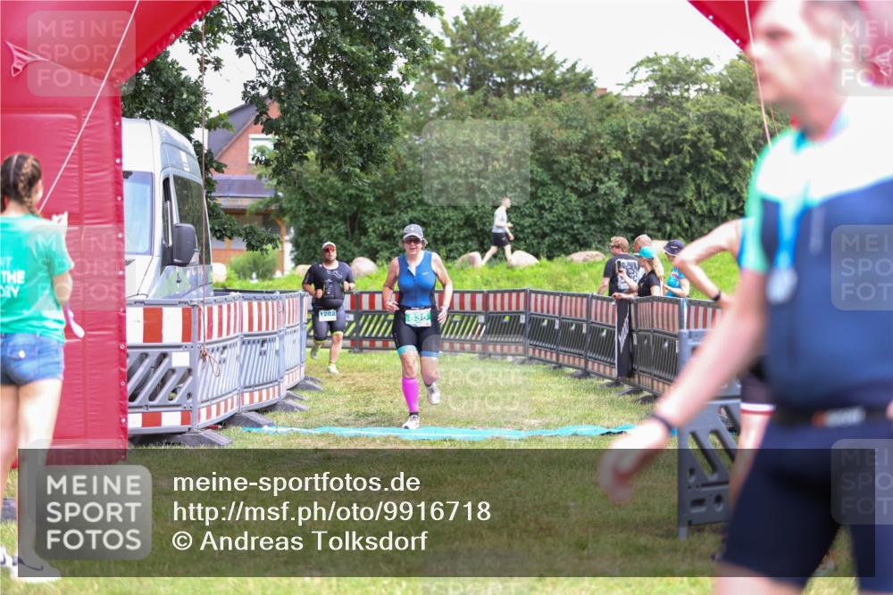 21.06.2026 - 29. Vierlanden-Triathlon Andreas Tolksdorf http://msf.ph/oto/9916718 21.06.2026 14:41:35 Ziel 836, 1202 meine-sportfotos.de