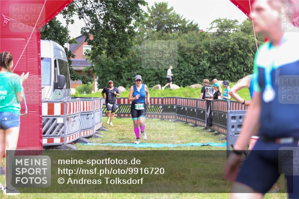 21.06.2026 - 29. Vierlanden-Triathlon Andreas Tolksdorf http://msf.ph/oto/9916720 21.06.2026 14:41:35 Ziel 836, 1202 meine-sportfotos.de