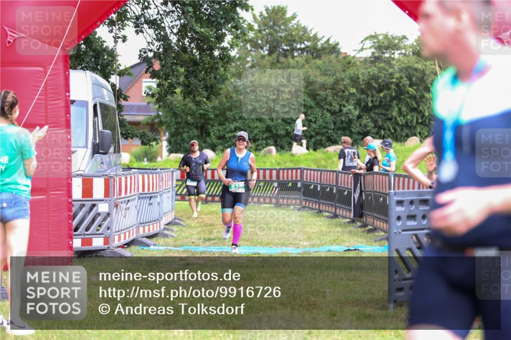 21.06.2026 - 29. Vierlanden-Triathlon Andreas Tolksdorf http://msf.ph/oto/9916726 21.06.2026 14:41:35 Ziel 836, 1202 meine-sportfotos.de