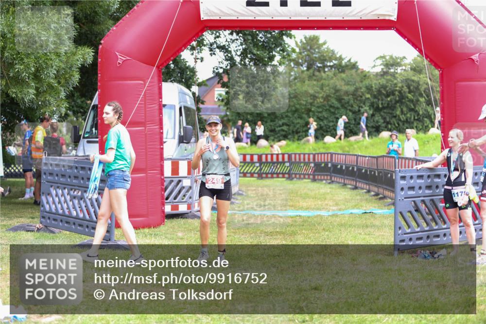 21.06.2026 - 29. Vierlanden-Triathlon Andreas Tolksdorf http://msf.ph/oto/9916752 21.06.2026 14:42:50 Ziel 249 meine-sportfotos.de