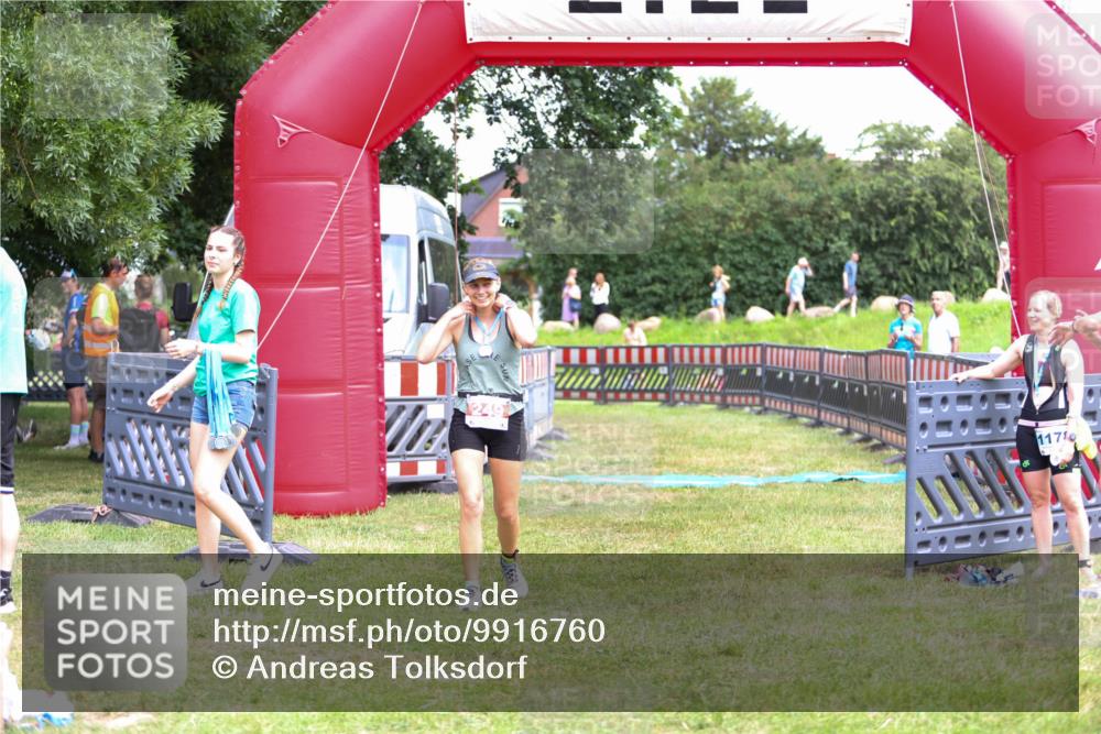 21.06.2026 - 29. Vierlanden-Triathlon Andreas Tolksdorf http://msf.ph/oto/9916760 21.06.2026 14:42:50 Ziel 249 meine-sportfotos.de