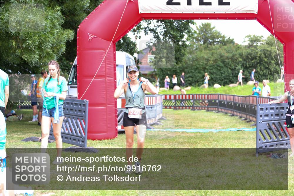 21.06.2026 - 29. Vierlanden-Triathlon Andreas Tolksdorf http://msf.ph/oto/9916762 21.06.2026 14:42:51 Ziel  meine-sportfotos.de