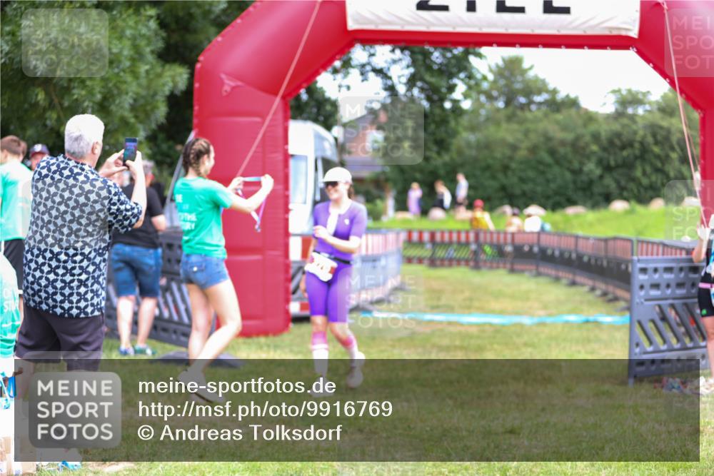 21.06.2026 - 29. Vierlanden-Triathlon Andreas Tolksdorf http://msf.ph/oto/9916769 21.06.2026 14:44:30 Ziel 270 meine-sportfotos.de