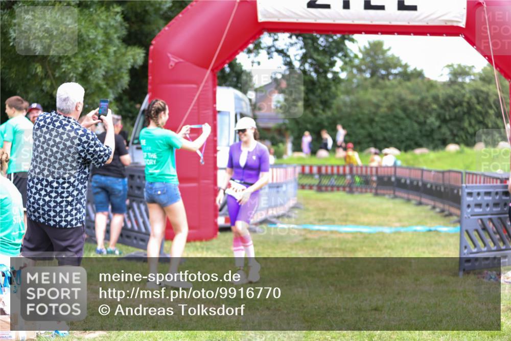21.06.2026 - 29. Vierlanden-Triathlon Andreas Tolksdorf http://msf.ph/oto/9916770 21.06.2026 14:44:30 Ziel 270 meine-sportfotos.de