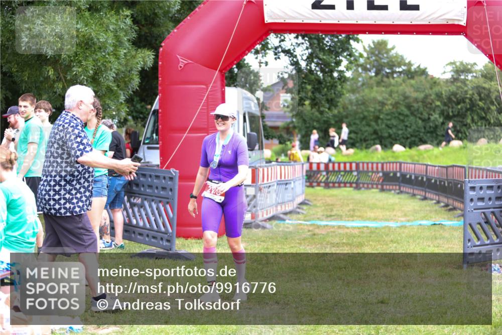 21.06.2026 - 29. Vierlanden-Triathlon Andreas Tolksdorf http://msf.ph/oto/9916776 21.06.2026 14:44:33 Ziel  meine-sportfotos.de