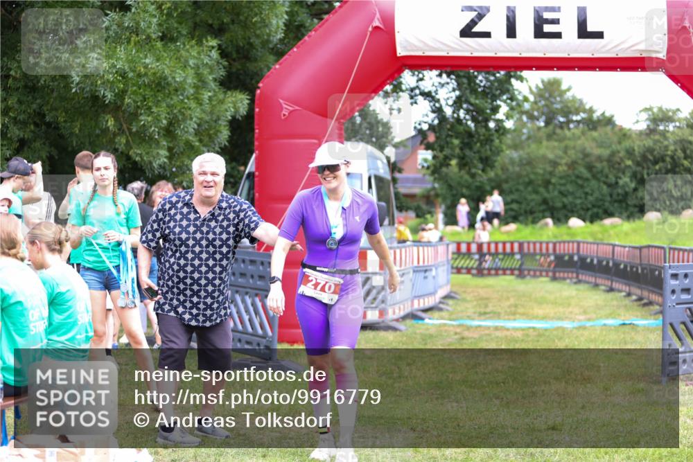 21.06.2026 - 29. Vierlanden-Triathlon Andreas Tolksdorf http://msf.ph/oto/9916779 21.06.2026 14:44:35 Ziel  meine-sportfotos.de
