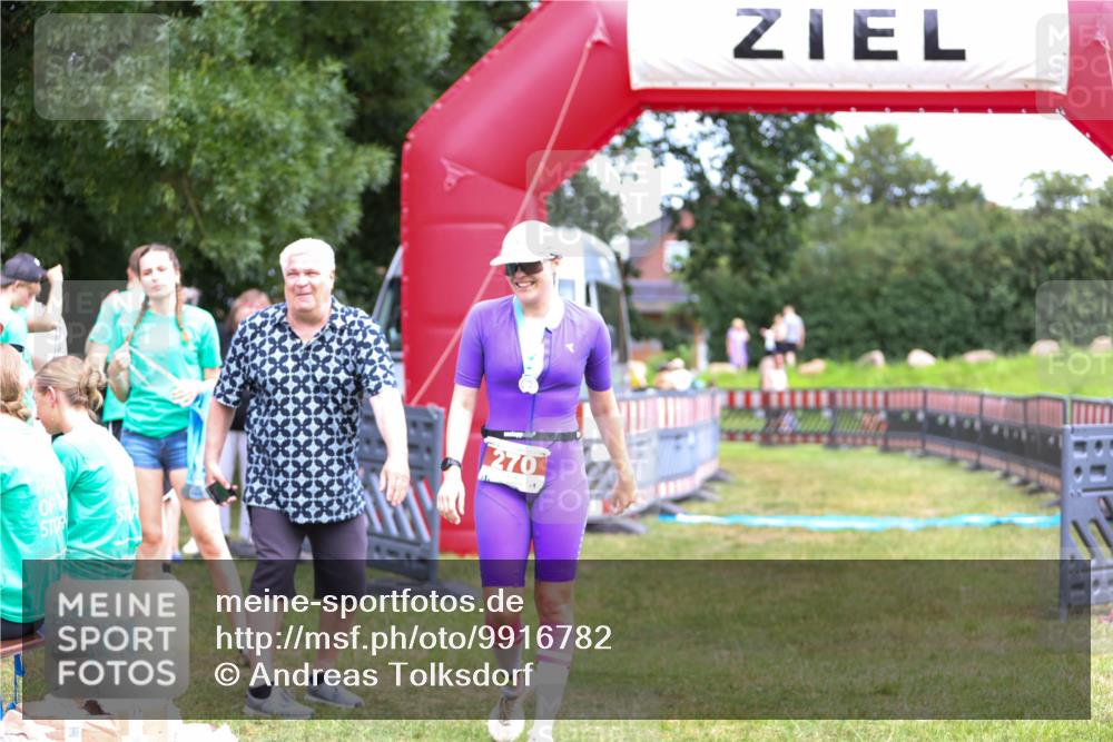 21.06.2026 - 29. Vierlanden-Triathlon Andreas Tolksdorf http://msf.ph/oto/9916782 21.06.2026 14:44:35 Ziel  meine-sportfotos.de