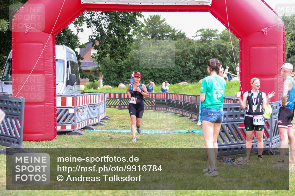 21.06.2026 - 29. Vierlanden-Triathlon Andreas Tolksdorf http://msf.ph/oto/9916784 21.06.2026 14:45:44 Ziel 281 meine-sportfotos.de