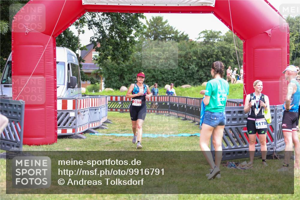 21.06.2026 - 29. Vierlanden-Triathlon Andreas Tolksdorf http://msf.ph/oto/9916791 21.06.2026 14:45:44 Ziel 281 meine-sportfotos.de