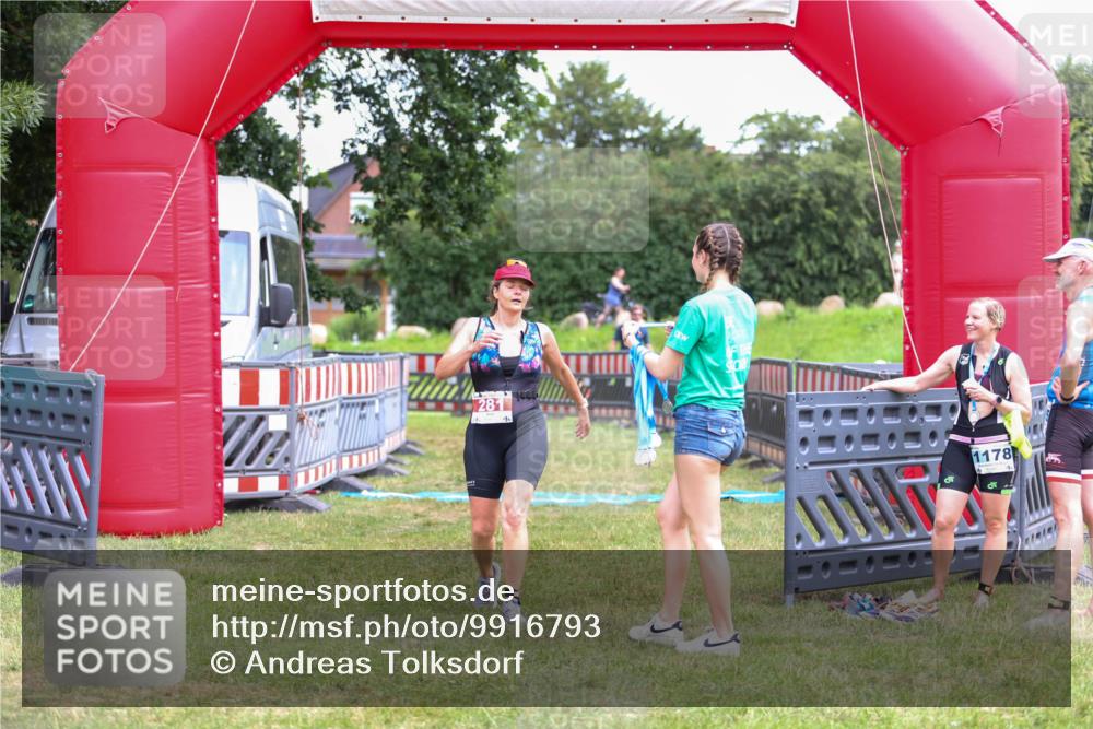 21.06.2026 - 29. Vierlanden-Triathlon Andreas Tolksdorf http://msf.ph/oto/9916793 21.06.2026 14:45:46 Ziel 281 meine-sportfotos.de