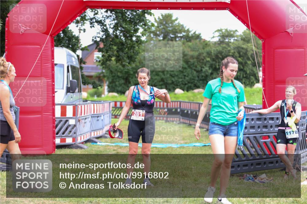 21.06.2026 - 29. Vierlanden-Triathlon Andreas Tolksdorf http://msf.ph/oto/9916802 21.06.2026 14:45:52 Ziel  meine-sportfotos.de