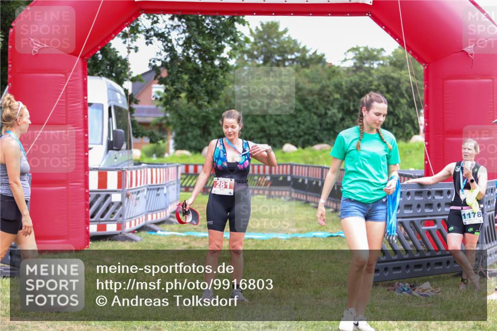 21.06.2026 - 29. Vierlanden-Triathlon Andreas Tolksdorf http://msf.ph/oto/9916803 21.06.2026 14:45:52 Ziel  meine-sportfotos.de