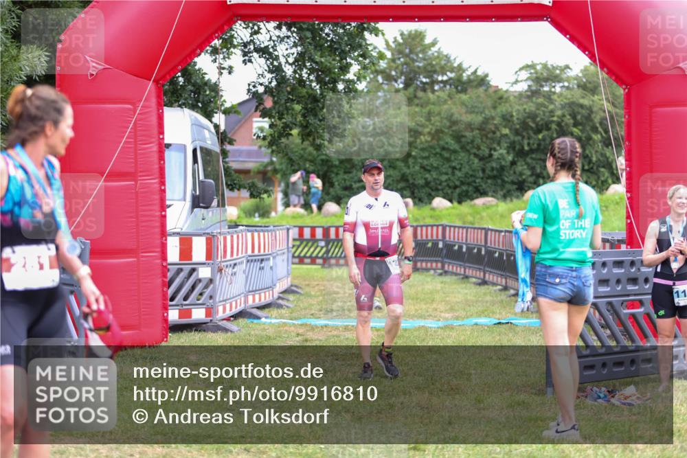 21.06.2026 - 29. Vierlanden-Triathlon Andreas Tolksdorf http://msf.ph/oto/9916810 21.06.2026 14:46:22 Ziel 92, 1228 meine-sportfotos.de