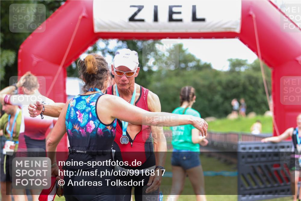 21.06.2026 - 29. Vierlanden-Triathlon Andreas Tolksdorf http://msf.ph/oto/9916817 21.06.2026 14:46:37 Ziel  meine-sportfotos.de