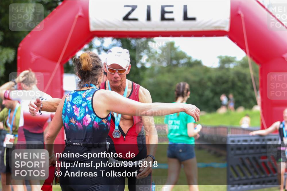 21.06.2026 - 29. Vierlanden-Triathlon Andreas Tolksdorf http://msf.ph/oto/9916818 21.06.2026 14:46:37 Ziel  meine-sportfotos.de