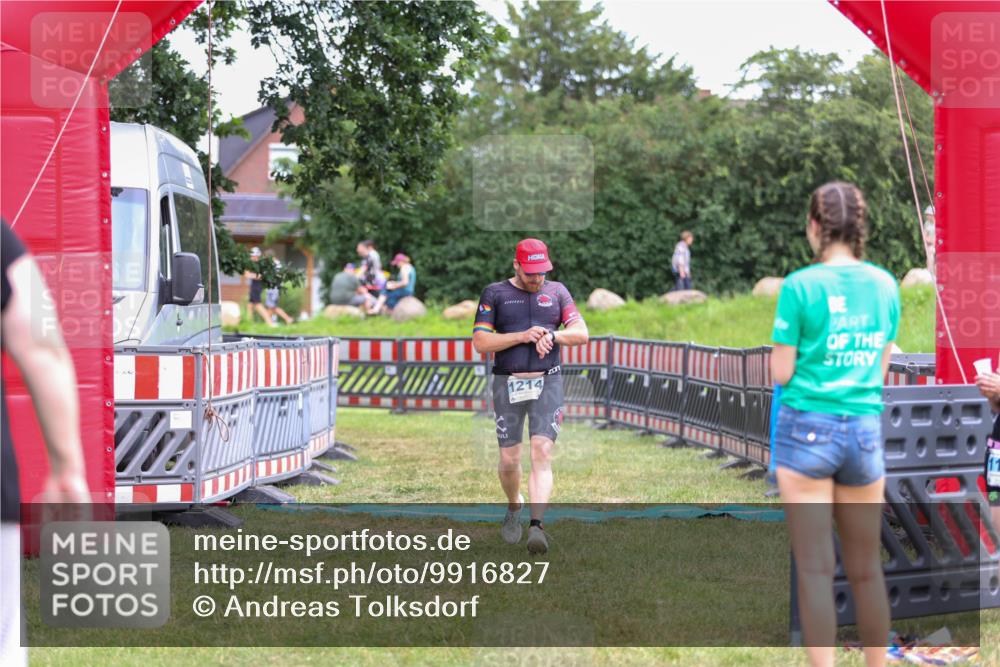 21.06.2026 - 29. Vierlanden-Triathlon Andreas Tolksdorf http://msf.ph/oto/9916827 21.06.2026 14:46:59 Ziel 1214 meine-sportfotos.de