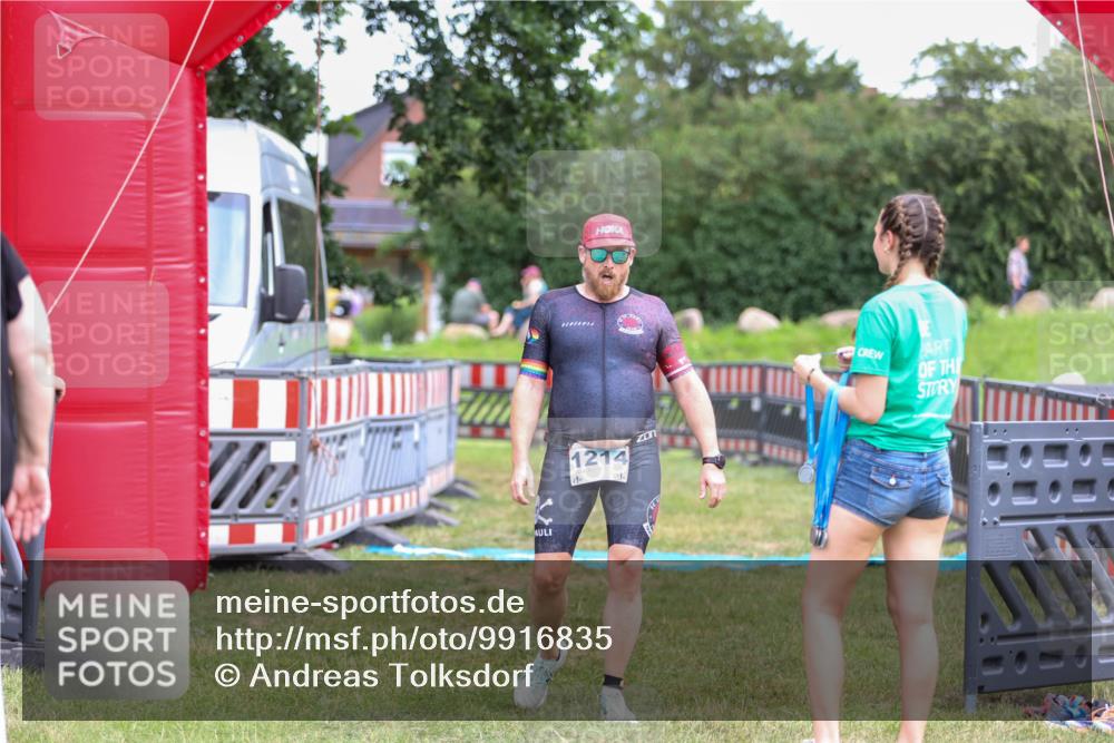 21.06.2026 - 29. Vierlanden-Triathlon Andreas Tolksdorf http://msf.ph/oto/9916835 21.06.2026 14:47:02 Ziel 276, 1214 meine-sportfotos.de