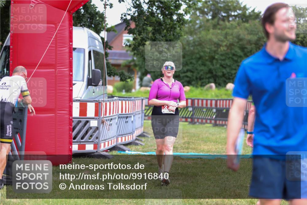 21.06.2026 - 29. Vierlanden-Triathlon Andreas Tolksdorf http://msf.ph/oto/9916840 21.06.2026 14:47:14 Ziel 276, 1208 meine-sportfotos.de