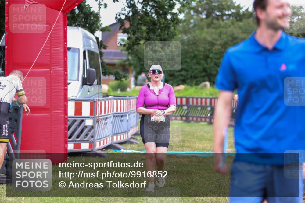 21.06.2026 - 29. Vierlanden-Triathlon Andreas Tolksdorf http://msf.ph/oto/9916852 21.06.2026 14:47:14 Ziel 276, 1208 meine-sportfotos.de