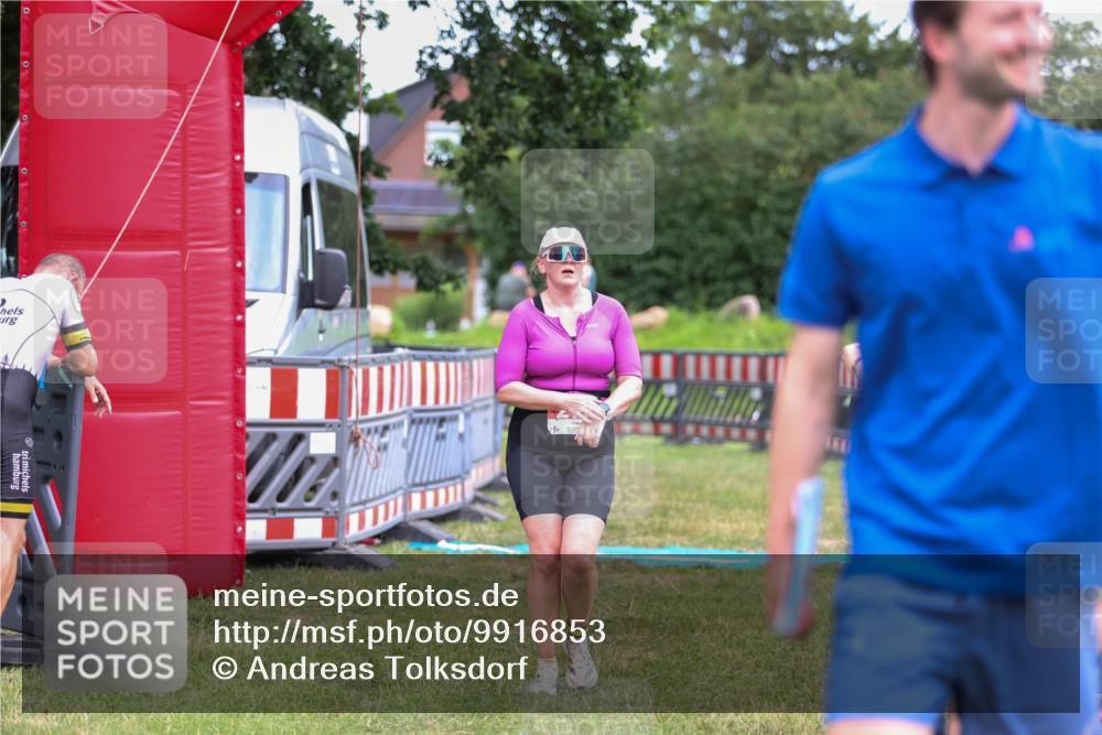 21.06.2026 - 29. Vierlanden-Triathlon Andreas Tolksdorf http://msf.ph/oto/9916853 21.06.2026 14:47:14 Ziel 276, 1208 meine-sportfotos.de