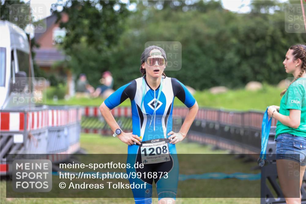 21.06.2026 - 29. Vierlanden-Triathlon Andreas Tolksdorf http://msf.ph/oto/9916873 21.06.2026 14:47:32 Ziel  meine-sportfotos.de