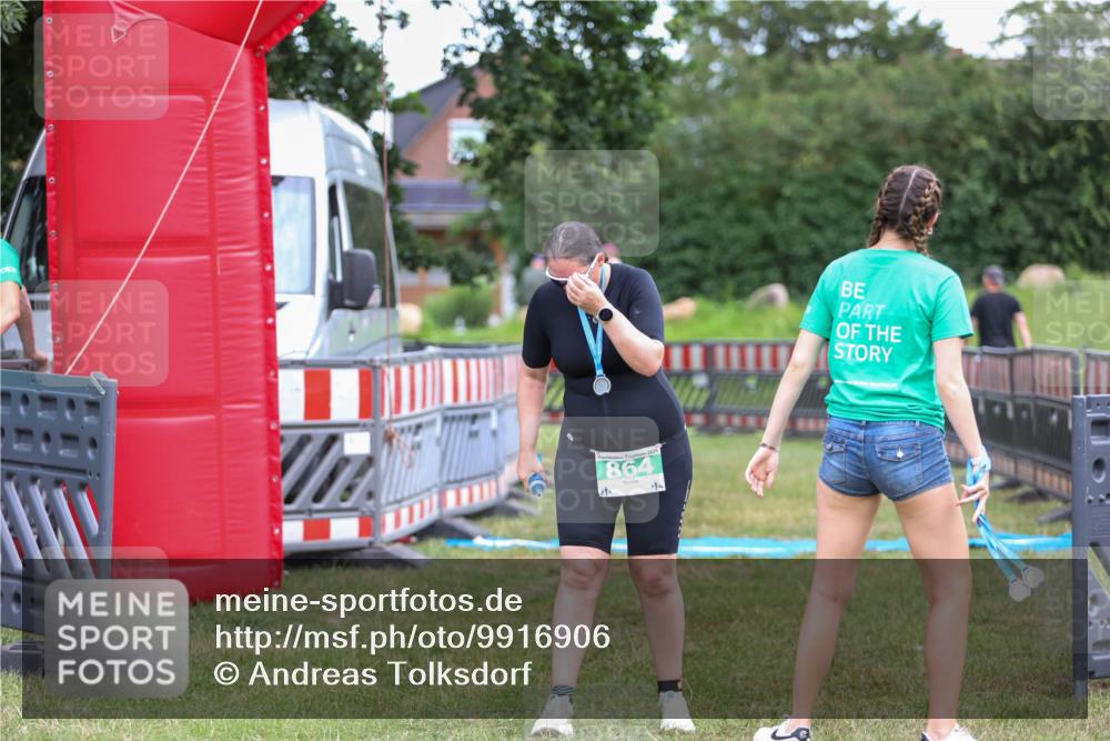 21.06.2026 - 29. Vierlanden-Triathlon Andreas Tolksdorf http://msf.ph/oto/9916906 21.06.2026 14:50:15 Ziel  meine-sportfotos.de