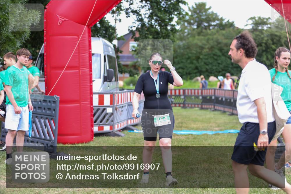 21.06.2026 - 29. Vierlanden-Triathlon Andreas Tolksdorf http://msf.ph/oto/9916907 21.06.2026 14:50:17 Ziel  meine-sportfotos.de