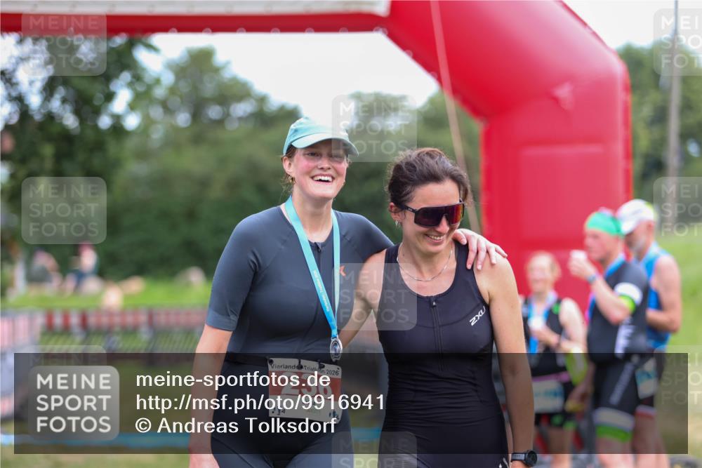 21.06.2026 - 29. Vierlanden-Triathlon Andreas Tolksdorf http://msf.ph/oto/9916941 21.06.2026 14:51:01 Ziel  meine-sportfotos.de