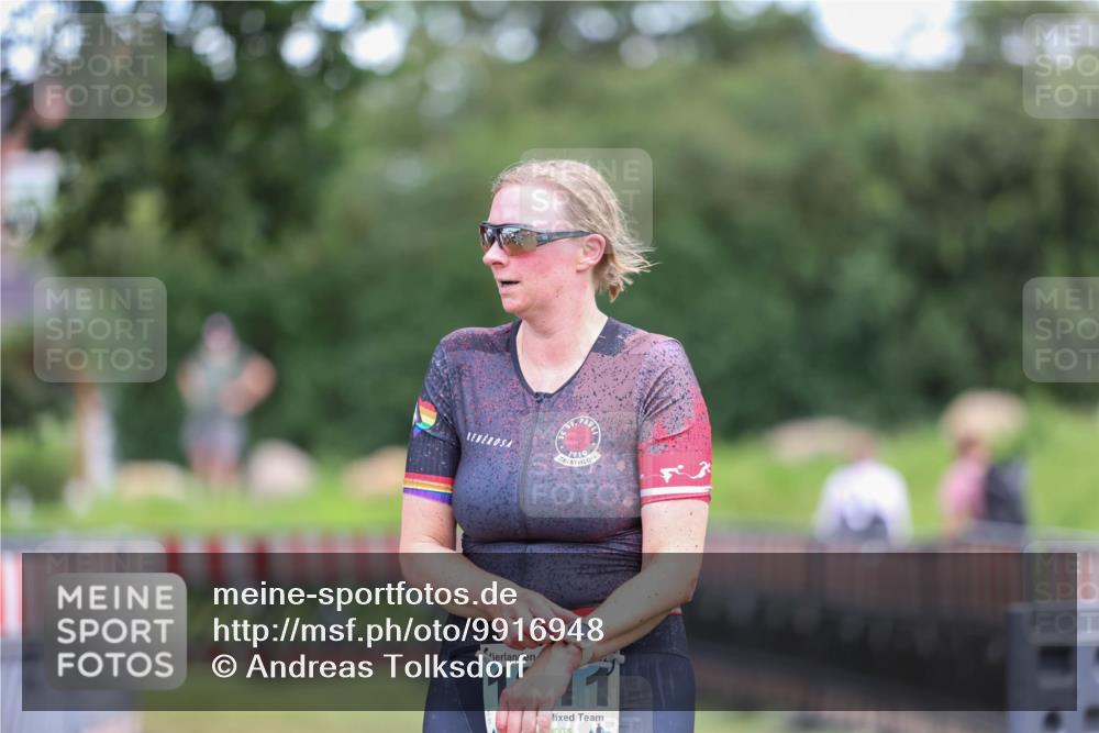 21.06.2026 - 29. Vierlanden-Triathlon Andreas Tolksdorf http://msf.ph/oto/9916948 21.06.2026 14:55:42 Ziel  meine-sportfotos.de